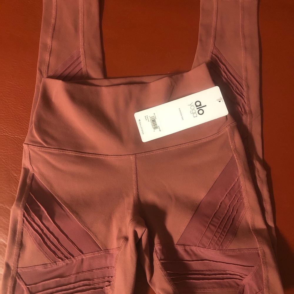 ALO  Yoga Pants